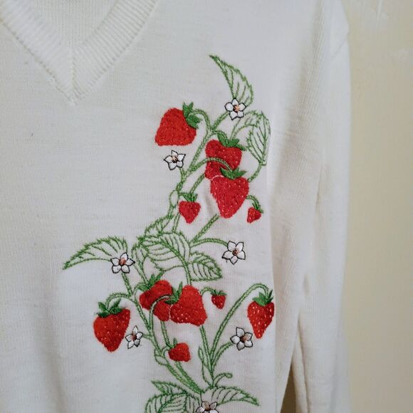 Vintage Cyn Les Shirlee Designs Strawberry Sweater-Large-Embroidered-Cottagecore - Picture 5 of 9